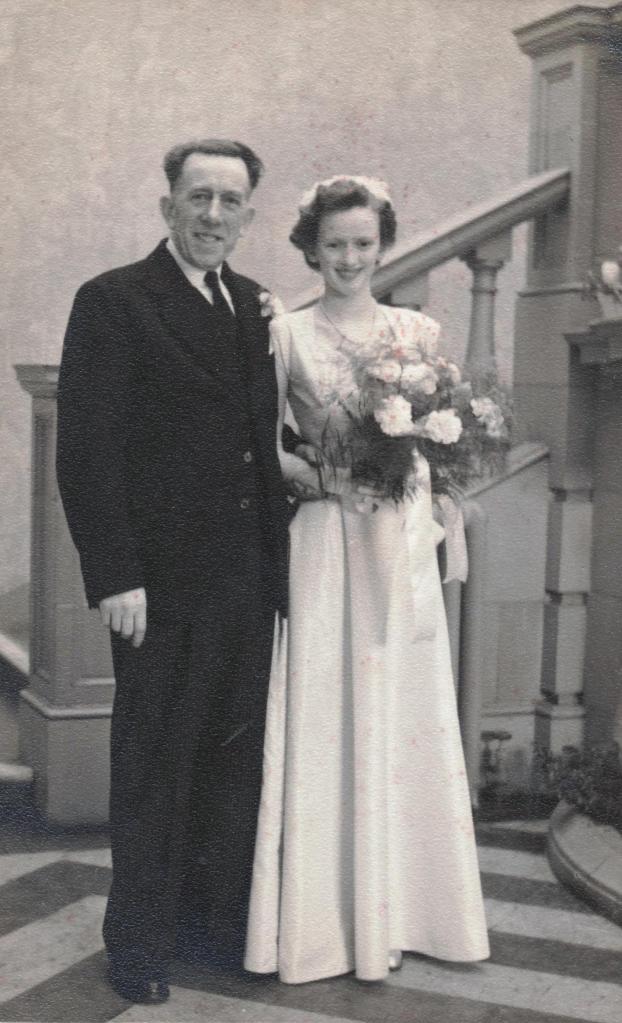 David Leslie (23 March 1899 - 26 December 1964), with niece Anne Ford. Date unknown. Photo: Leslie family archive